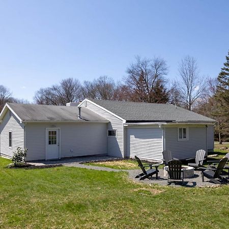 Pocono Lake Retreat - Relaxing 3Bdm Retreat W/ High Speed Wi-Fi, Work Space And Firepit Exteriör bild