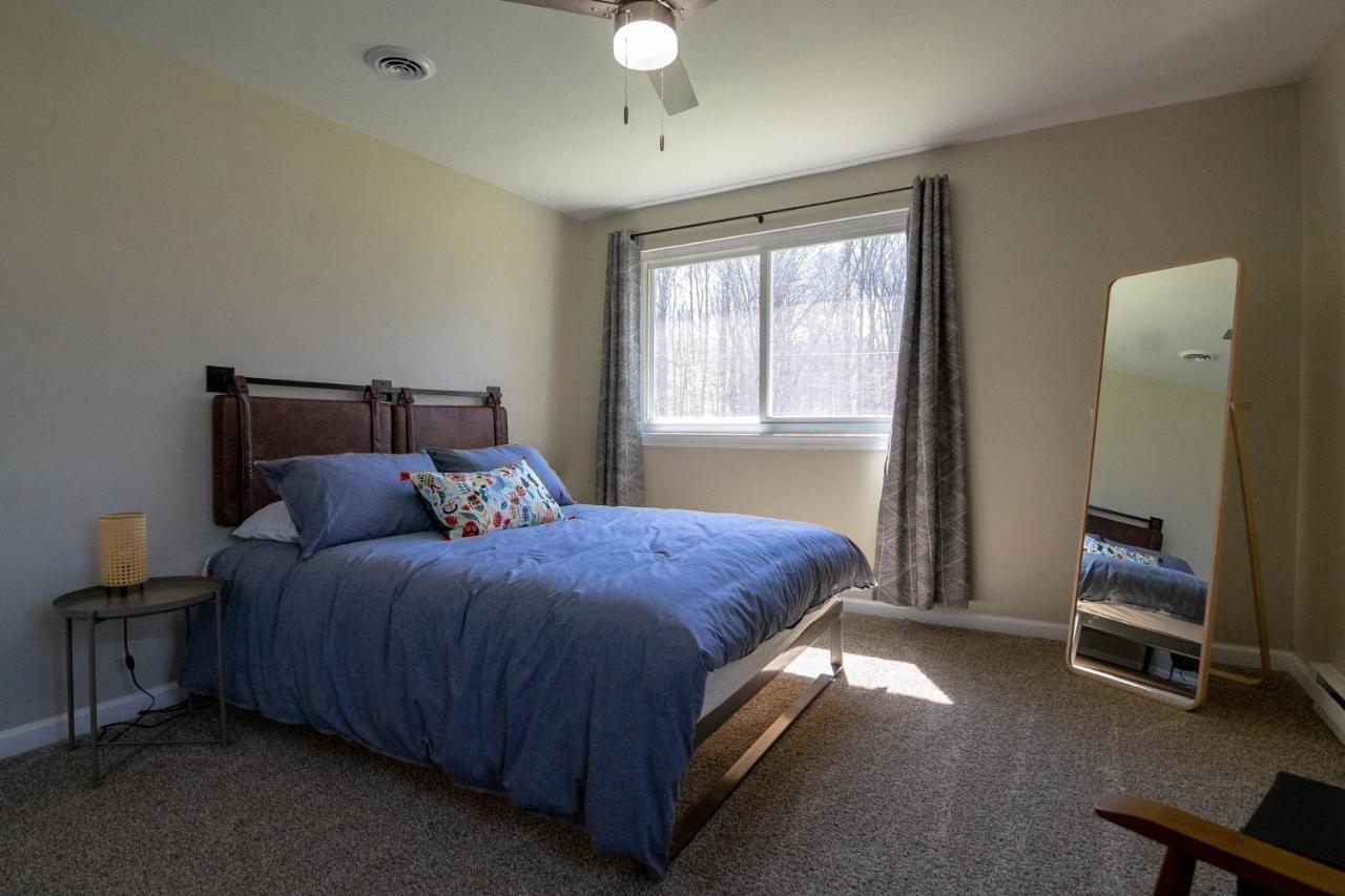 Pocono Lake Retreat - Relaxing 3Bdm Retreat W/ High Speed Wi-Fi, Work Space And Firepit Exteriör bild